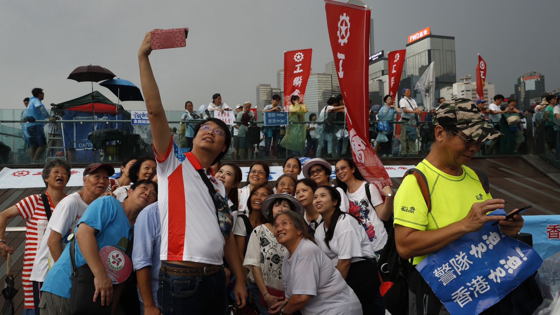 Китайските власти са използвали близо хиляда акаунта в Туитър и