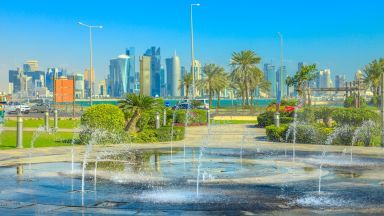 Защо Катар строи шосета със син асфалт
