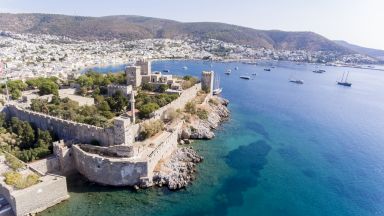 12-годишно русначе засмукано от тръба в басейн в Бодрум