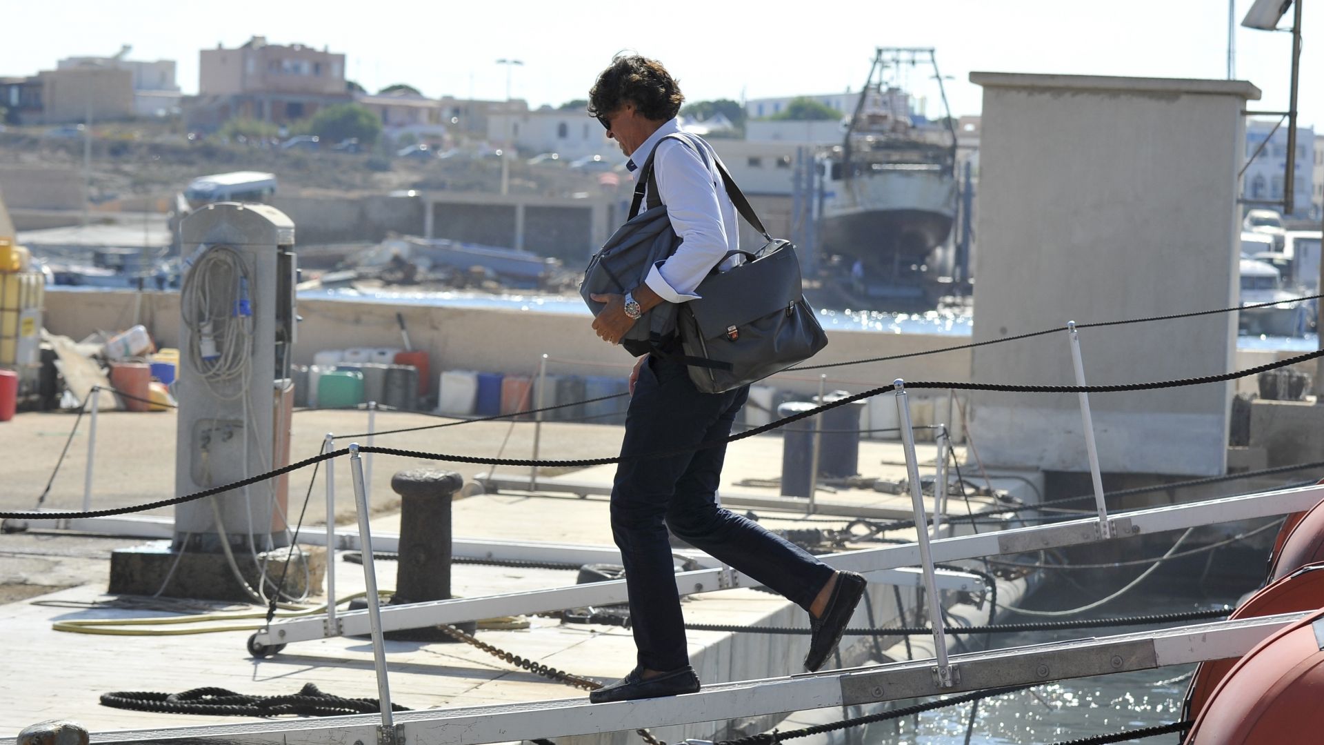 Италианското правосъдие разпореди незабавно да бъдат евакуирани на остров Лампедуза