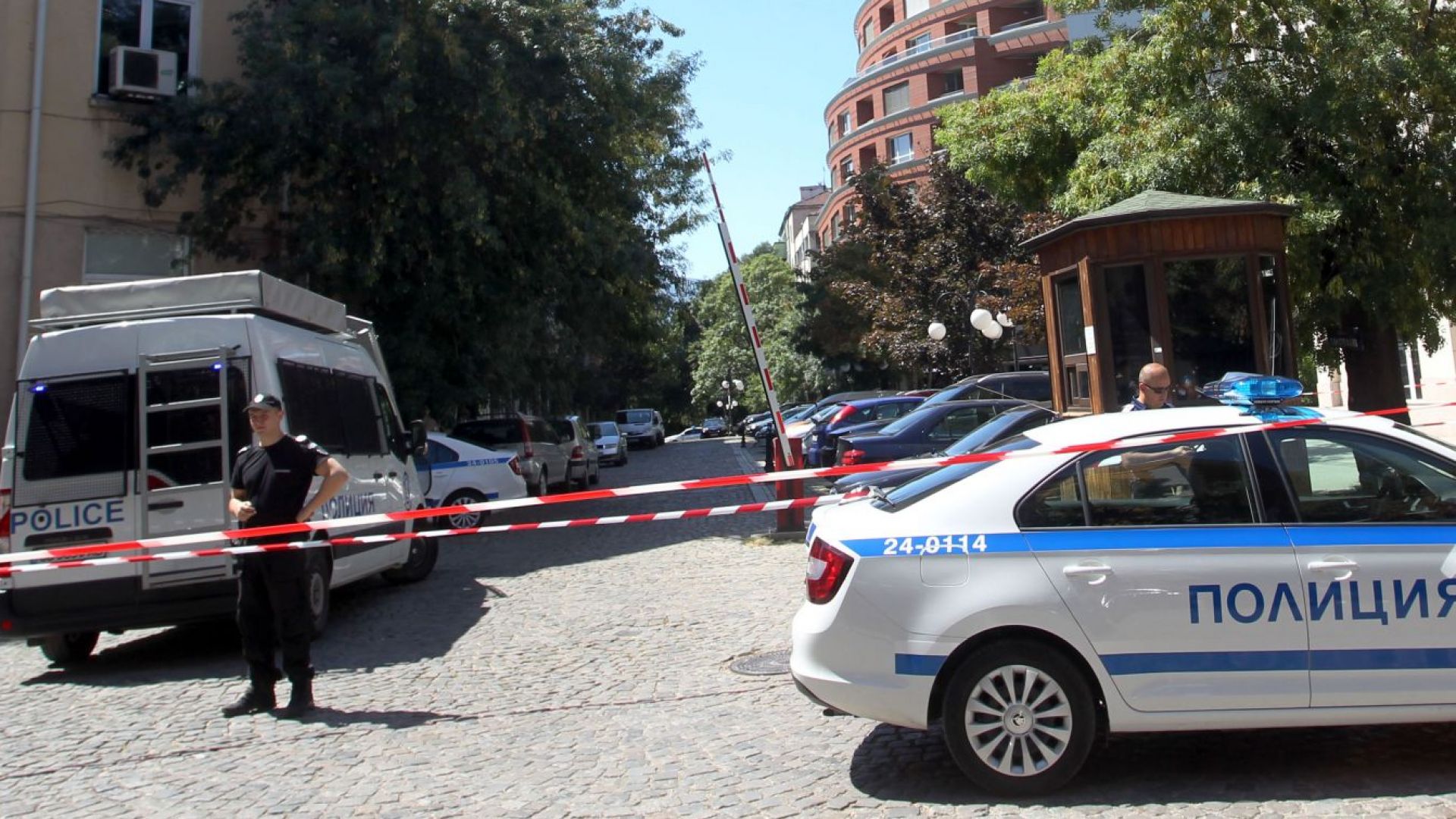 Вчерашните бомбени заплахи срещу летища и медии едва ли могат