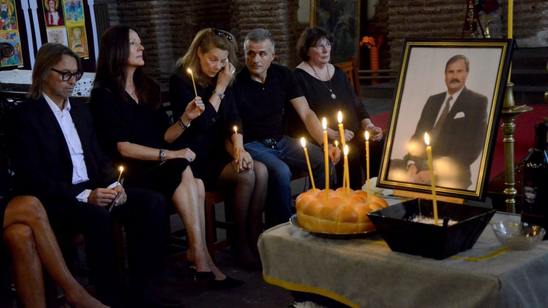 Последно сбогом с политика Жорж Ганчев си взеха десетки роднини