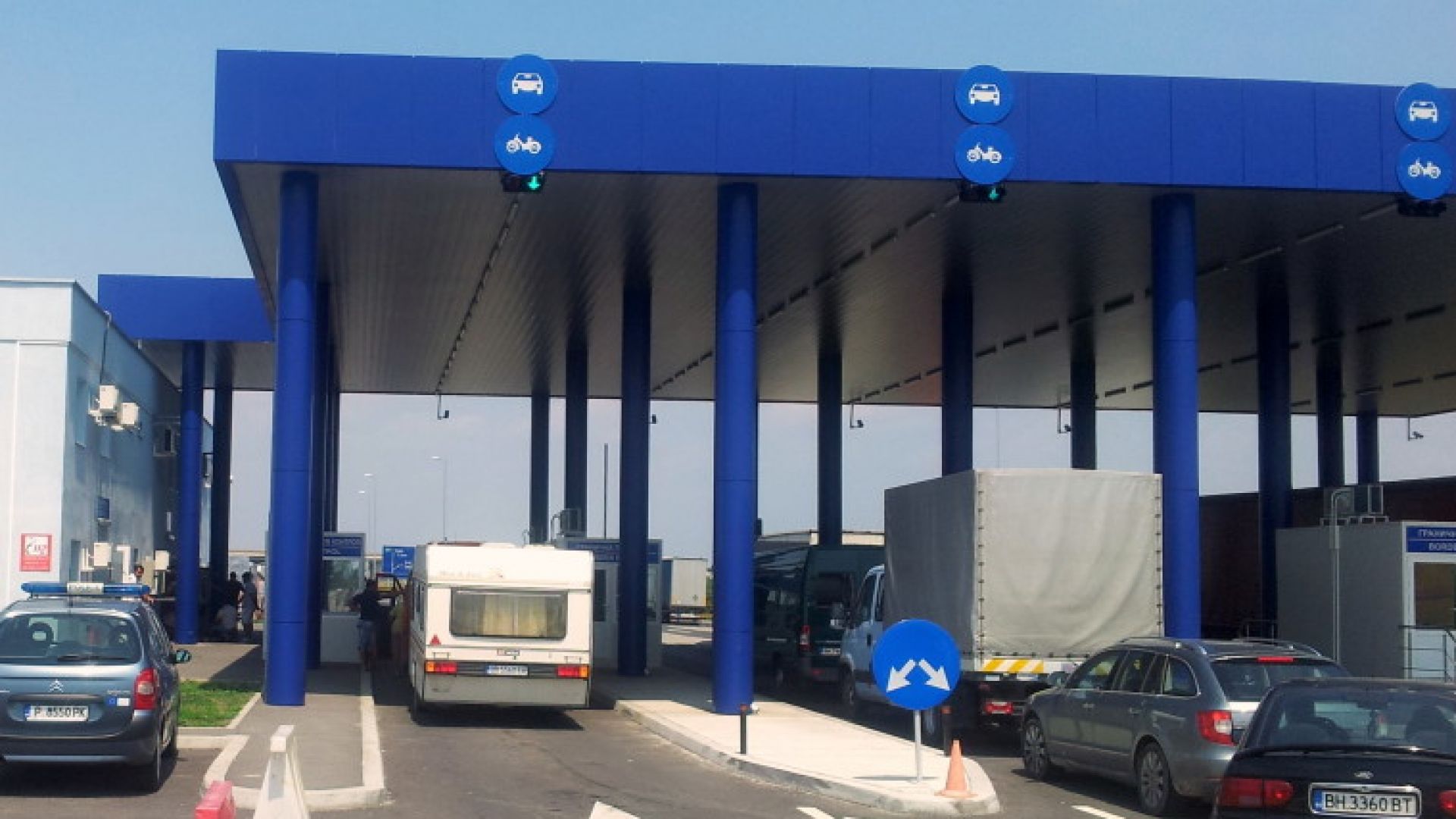 Увеличава се опашката от автомобили на ГКПП Дунав мост 2