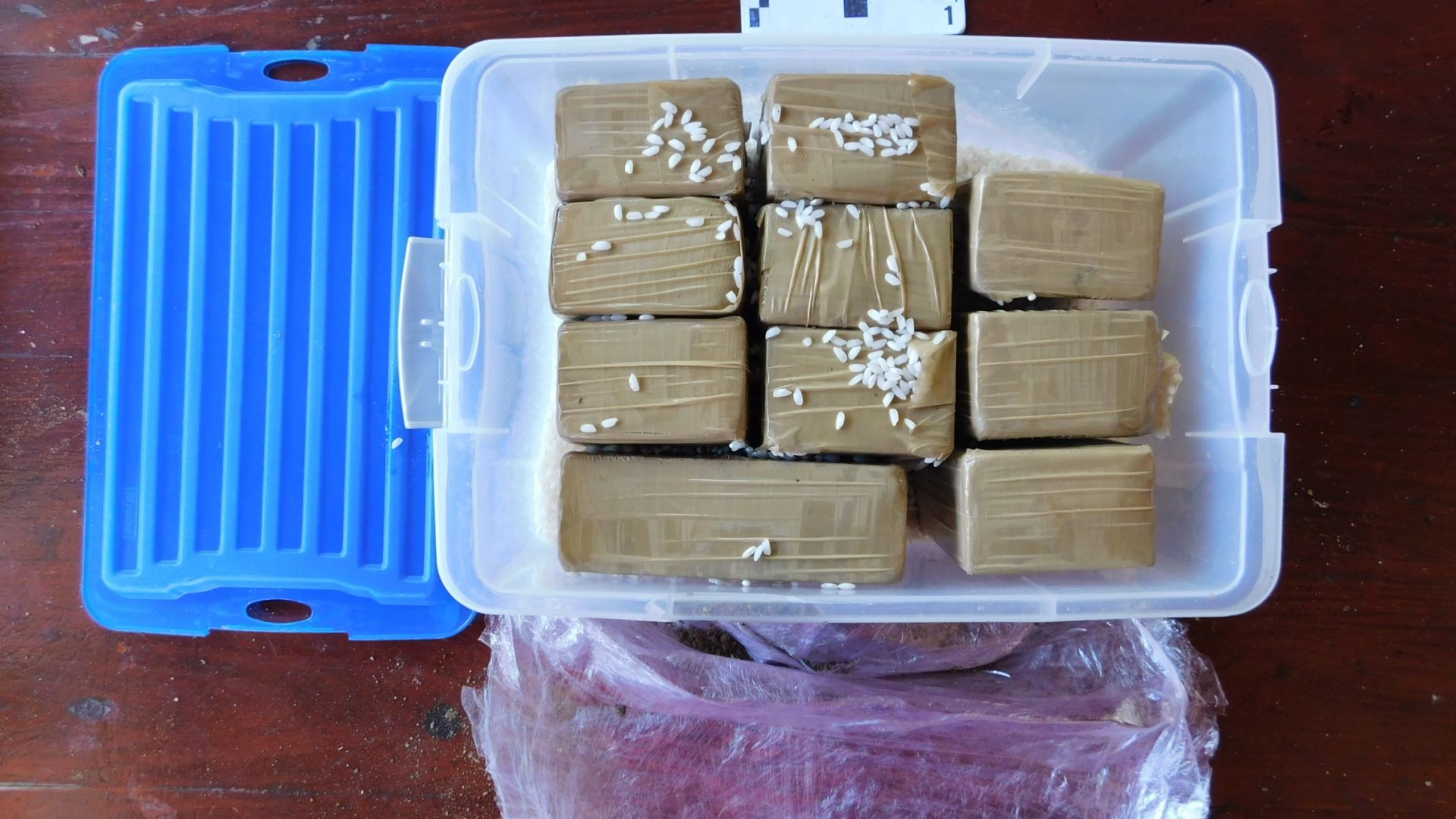 Задържаха мъж с 40 килограма кокаин в колата в София