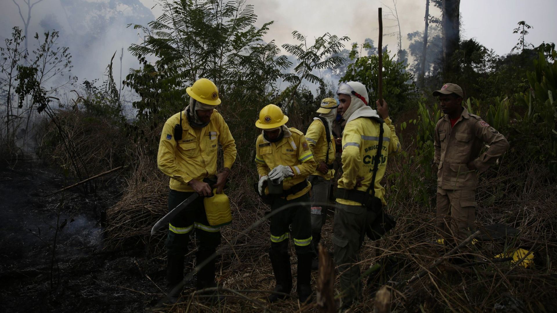 Бразилия отказа помощта на Г 7 за борба с пожарите в