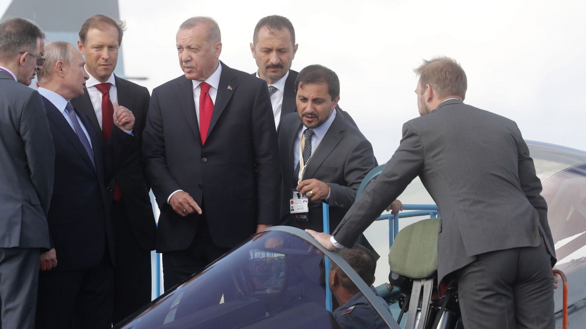 Реджеп Ердоган и Владимир Путин се качиха в пилотската кабина