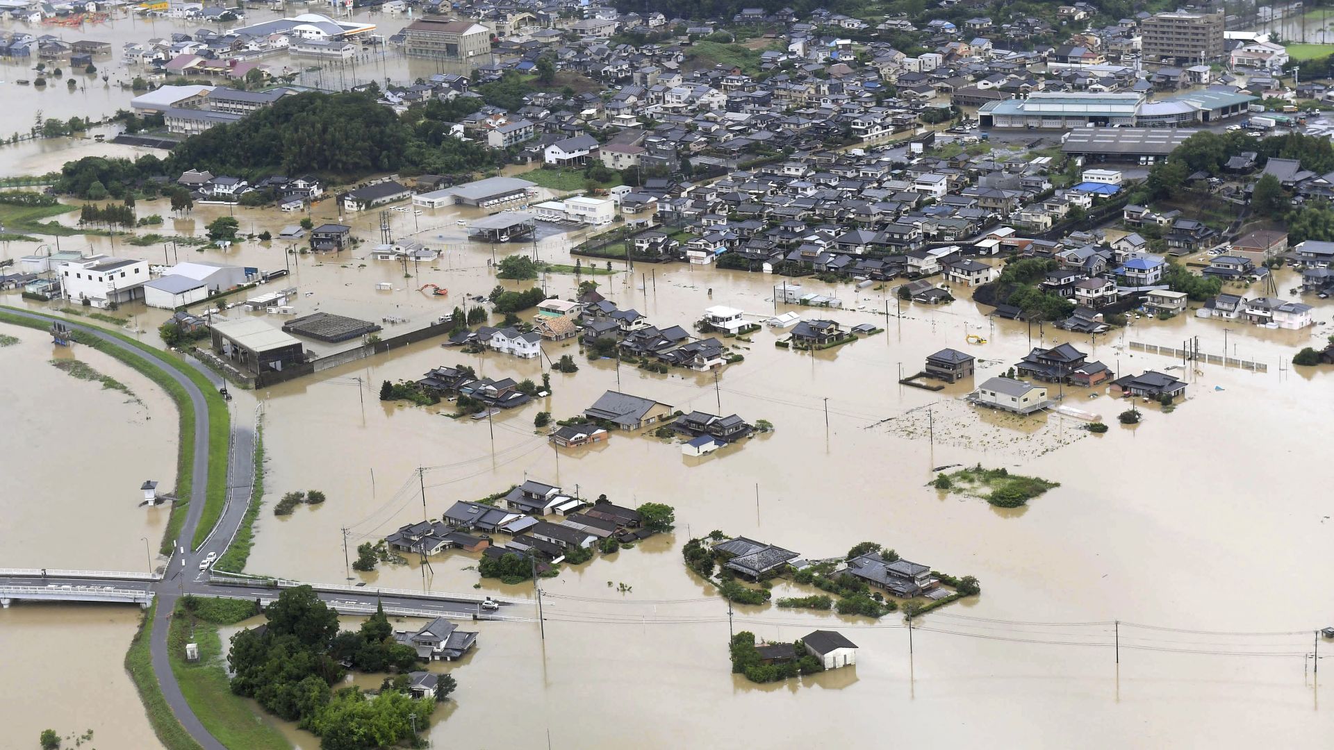 Мащабна евакуация на десетки хиляди в Япония заради наводнения
