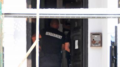  Адвокат: Директорът на БАБХ- Бургас не е арестуван, разпитват го 