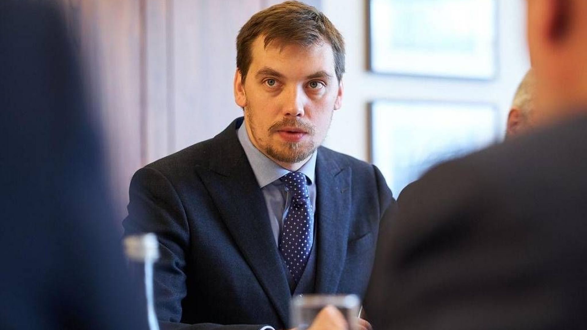 Зеленски отказа да приеме оставката на премиера Хончарук 