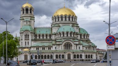 Депутатският паркинг на пл Св Александър Невски в София ще