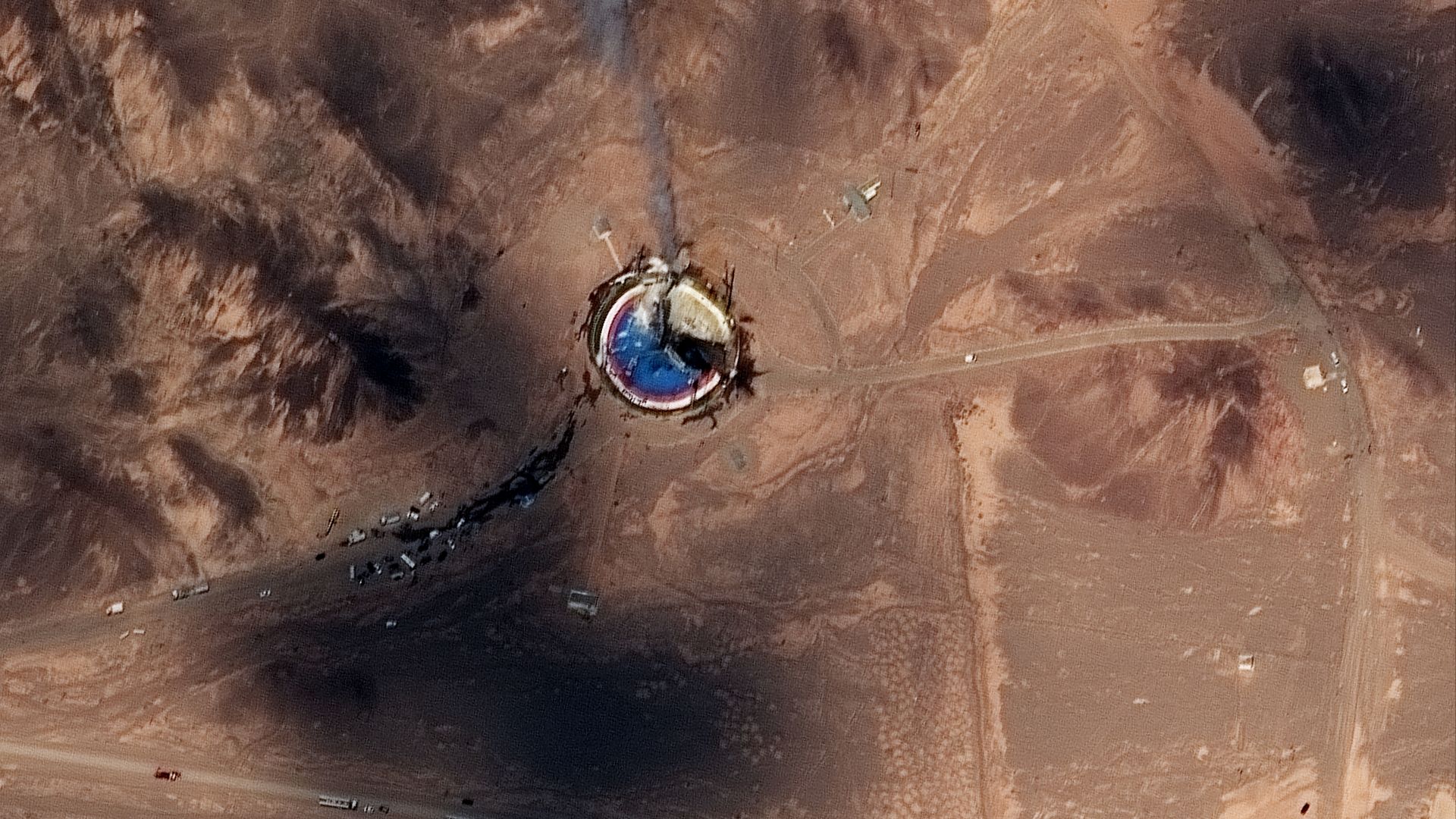 Ракета предназначена да изведе сателит изглежда се е взривила при