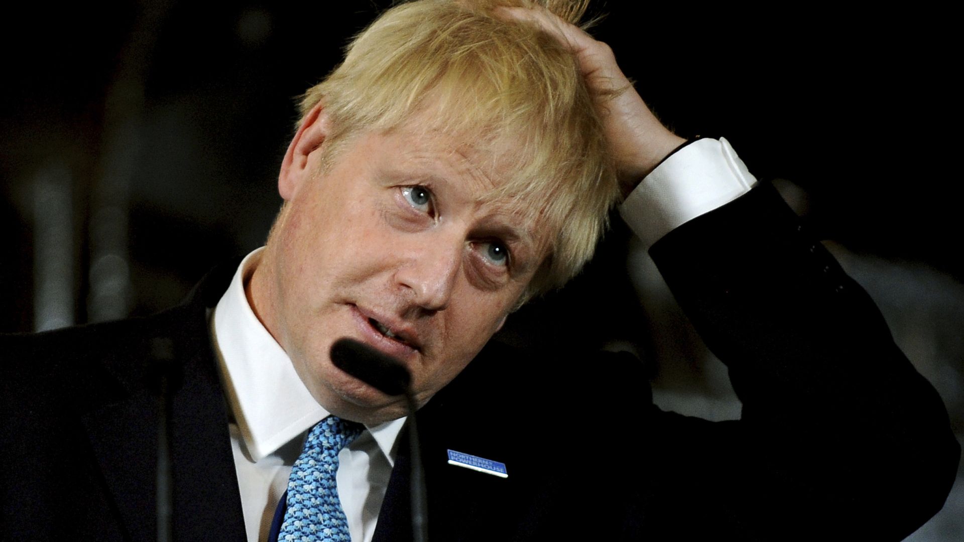 Британският премиер Борис Джонсън предупреди депутатите да не предприемат действия