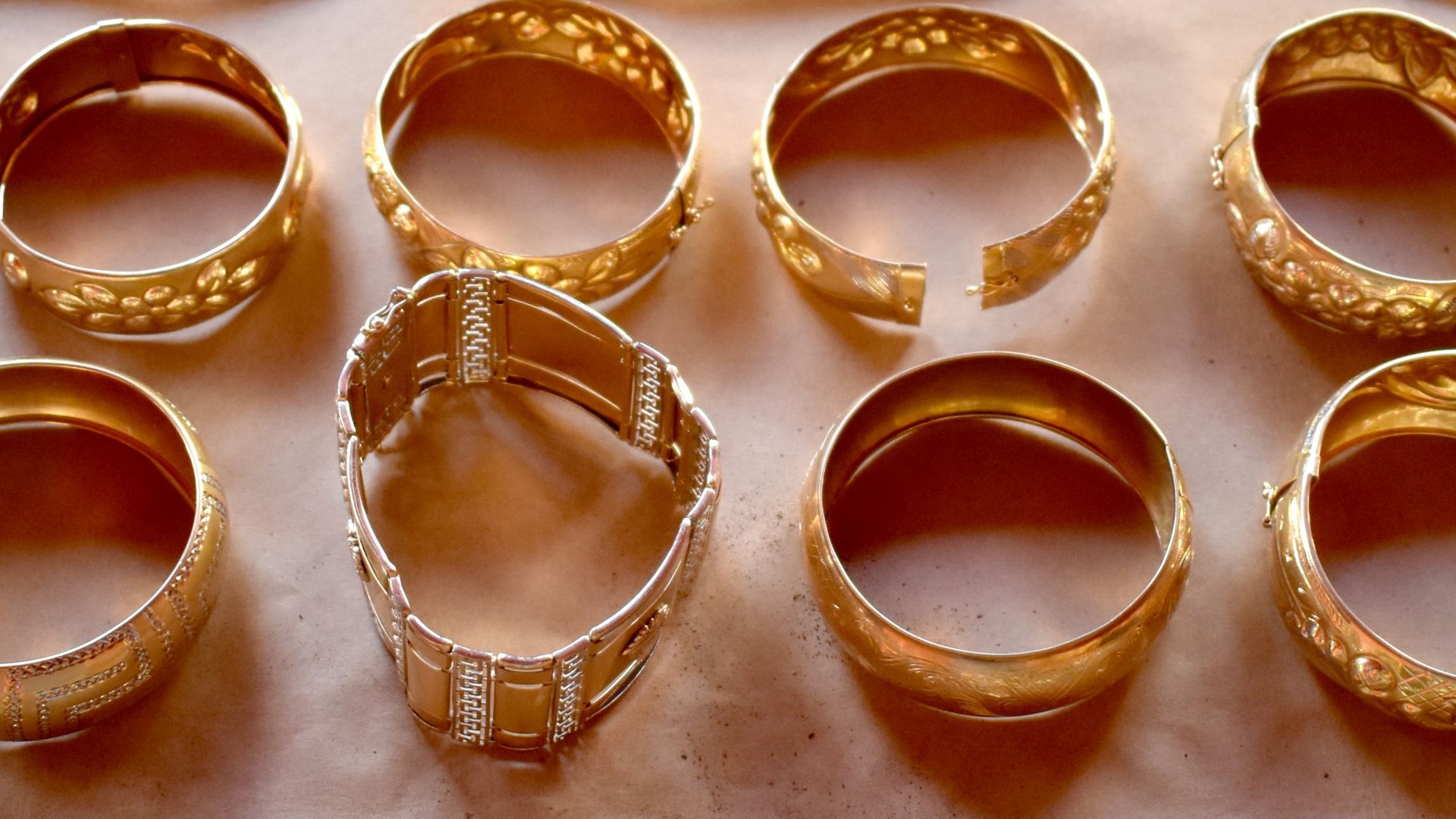 Групата заподозряна в извършването на телефонни измамници която бе разбита