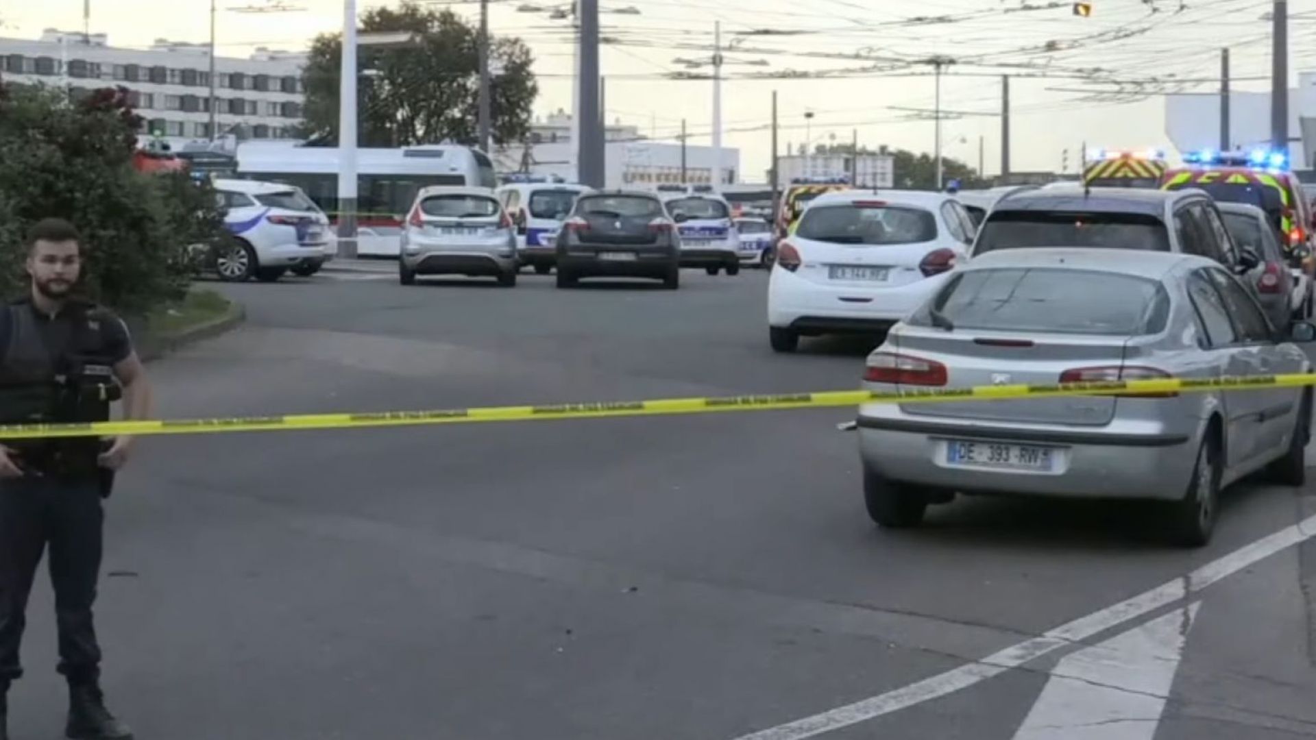 Един човек е убит а девет са ранени днес във