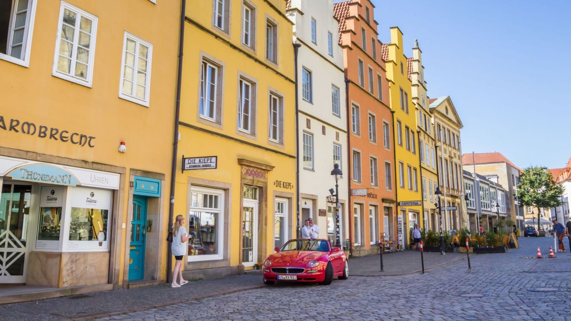 Хиляди хора от България година след година се заселват в