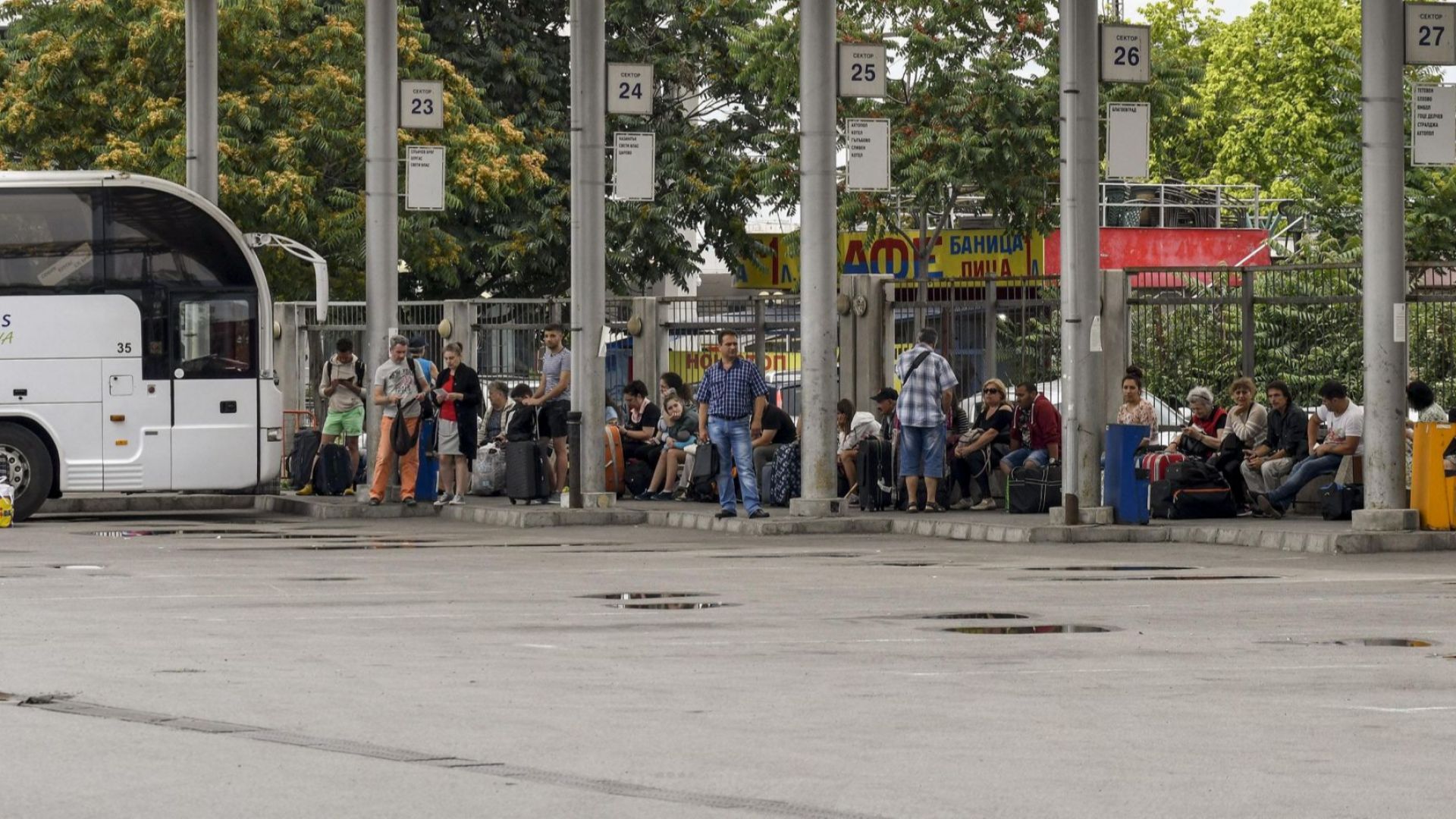 При закъснение отменени рейсове или премаршутиране пътуващите с автобус на