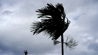 Бахамите се готвят за урагана Дориан, под заплаха са 73 000 души 