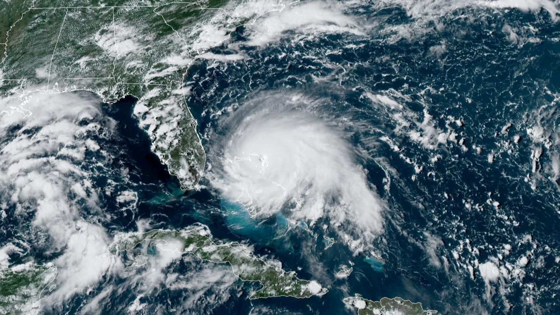  Ураганът Дориан отново набира сила
