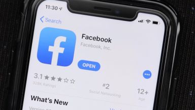  Фейсбук" премахна 203 акаунта заради чуждестранна намеса на Русия