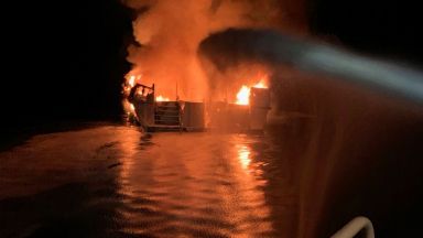 Огнен ад на кораб, пълен с гмуркачи, край Южна Калифорния: 34 души попаднали в капана 