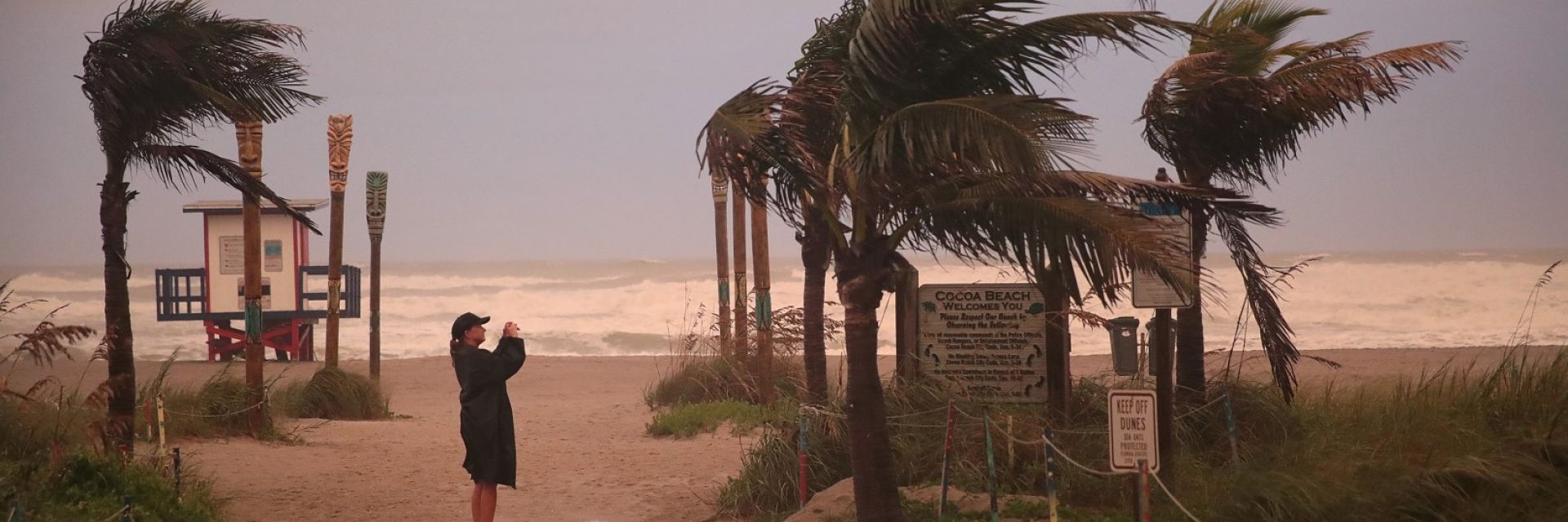 Безпрецедентна евакуация в 6 щата заради урагана Дориан