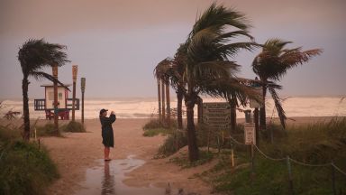  Безпрецедентна евакуация в 6 щата поради урагана Дориан 