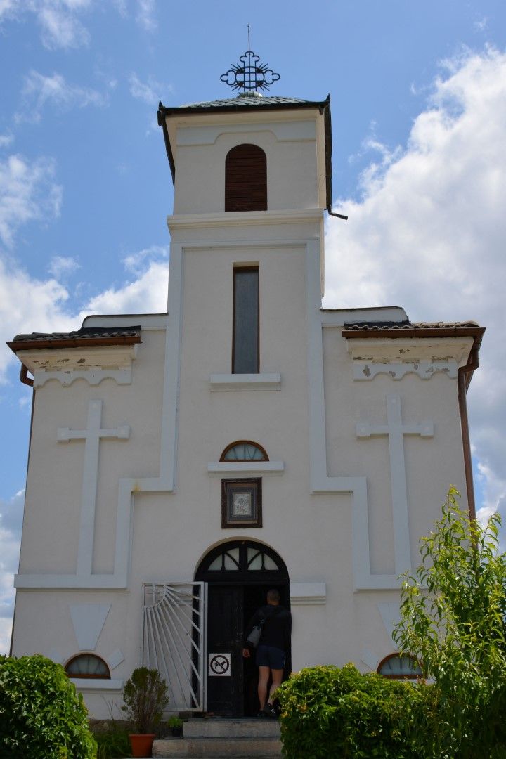 Манастирът е основан от киевския княз Георги Глож