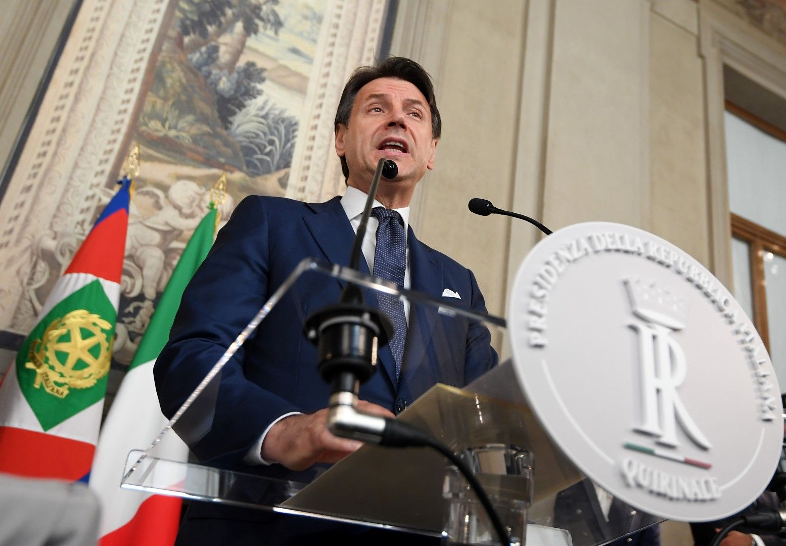 Премиерът Джузепе Конте заяви твърдата си ангажираност да промени Италия