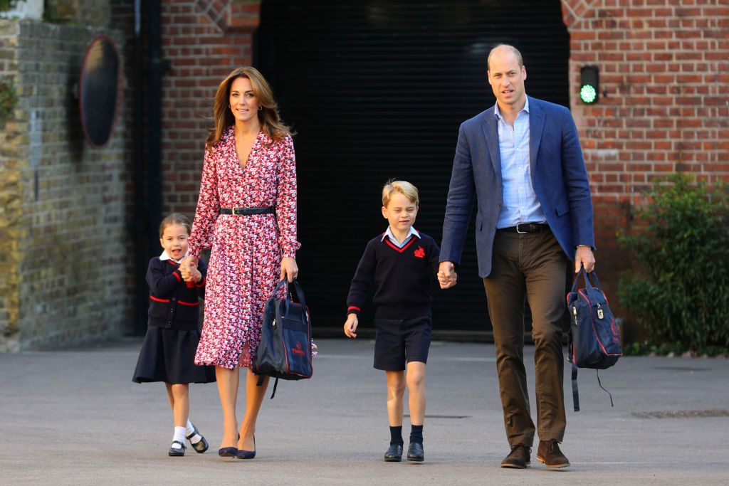 Шарлот и Луи тръгват на училище