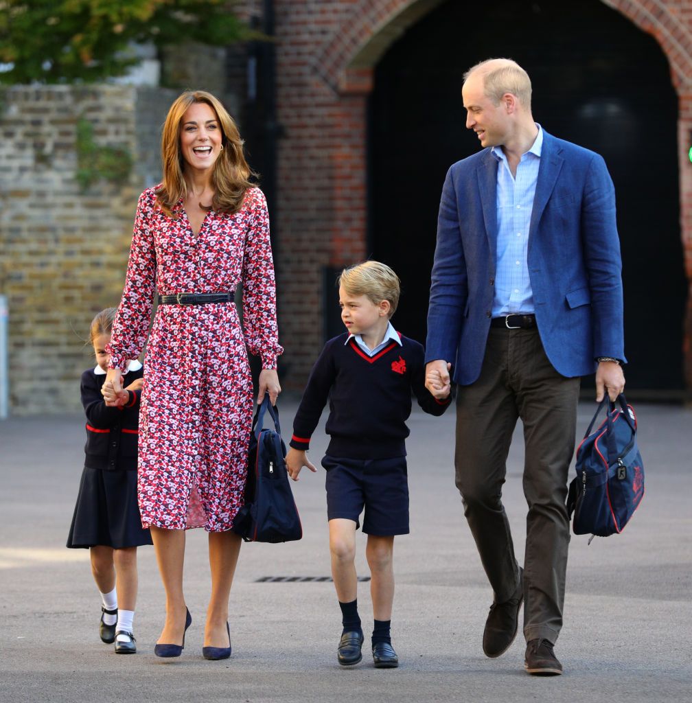 Херцозите на Кеймбридж придружават принц Джордж и принцеса Шарлот на първия им учебен ден