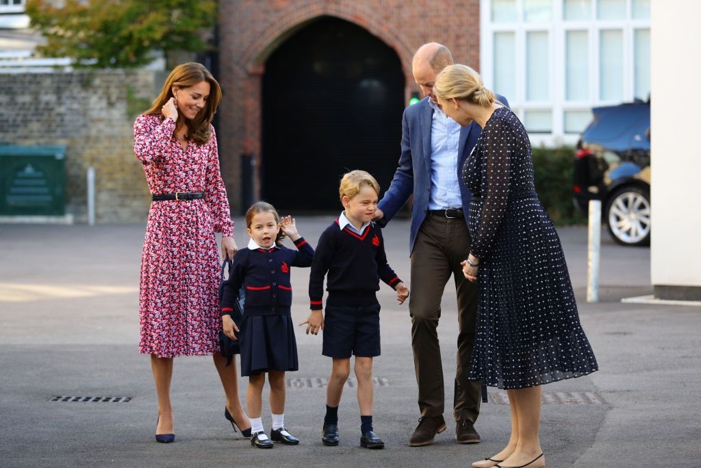 Херцозите на Кеймбридж придружават принц Джордж и принцеса Шарлот на първия им учебен ден