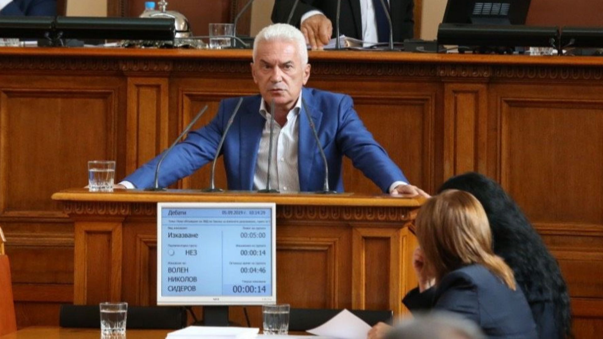 Имаме министър на отбраната и вицепремиер който трябва да подаде