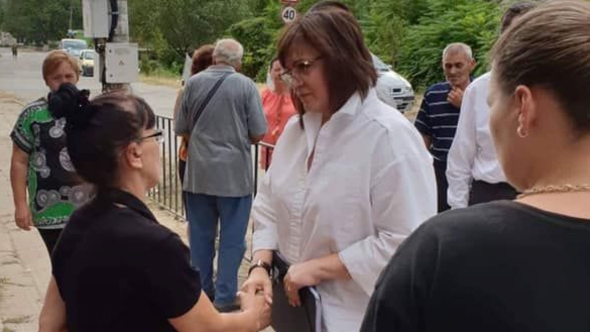 Получихме подписката на жителите на село Сотиря за забрана на