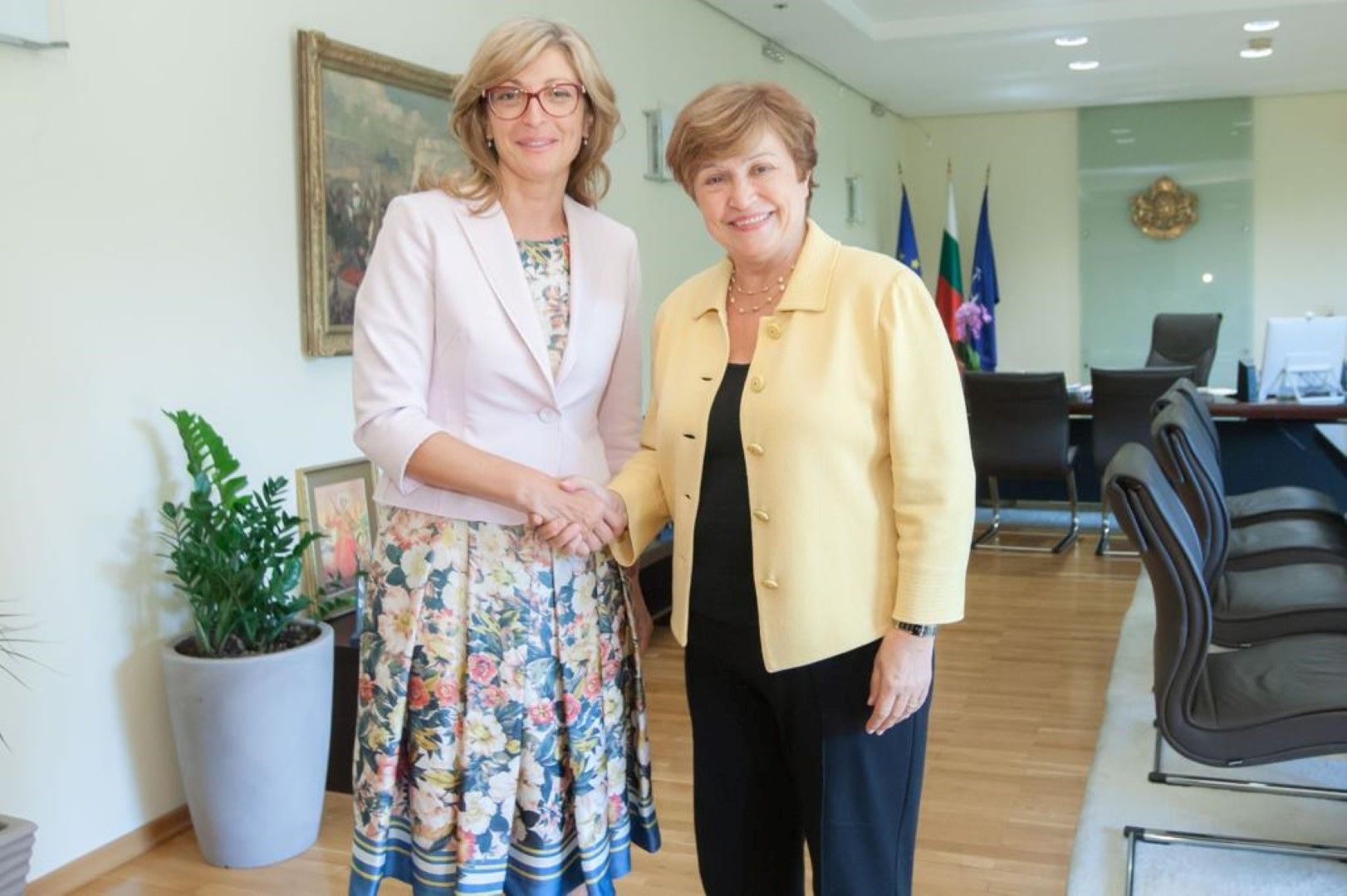 С външния министър вицепремиера Екатерина Захариева