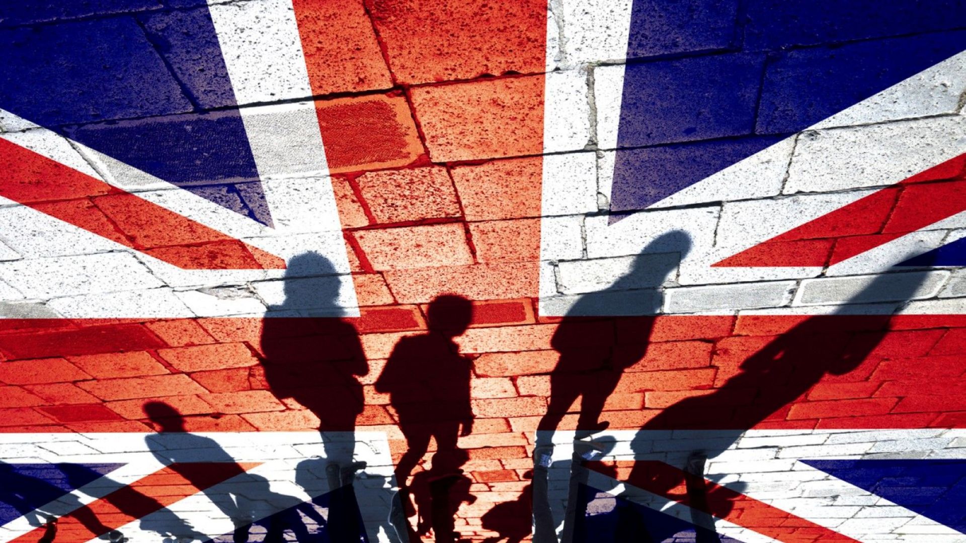 Емоциите във Великобритания врят и кипят Страната е в пълен