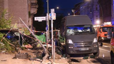 Автомобил уби четирима пешеходци на тротоар в Берлин