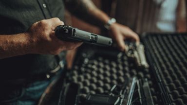 "Шпигел": Тайник с оръжия на "Хамас" е открит в Южна България