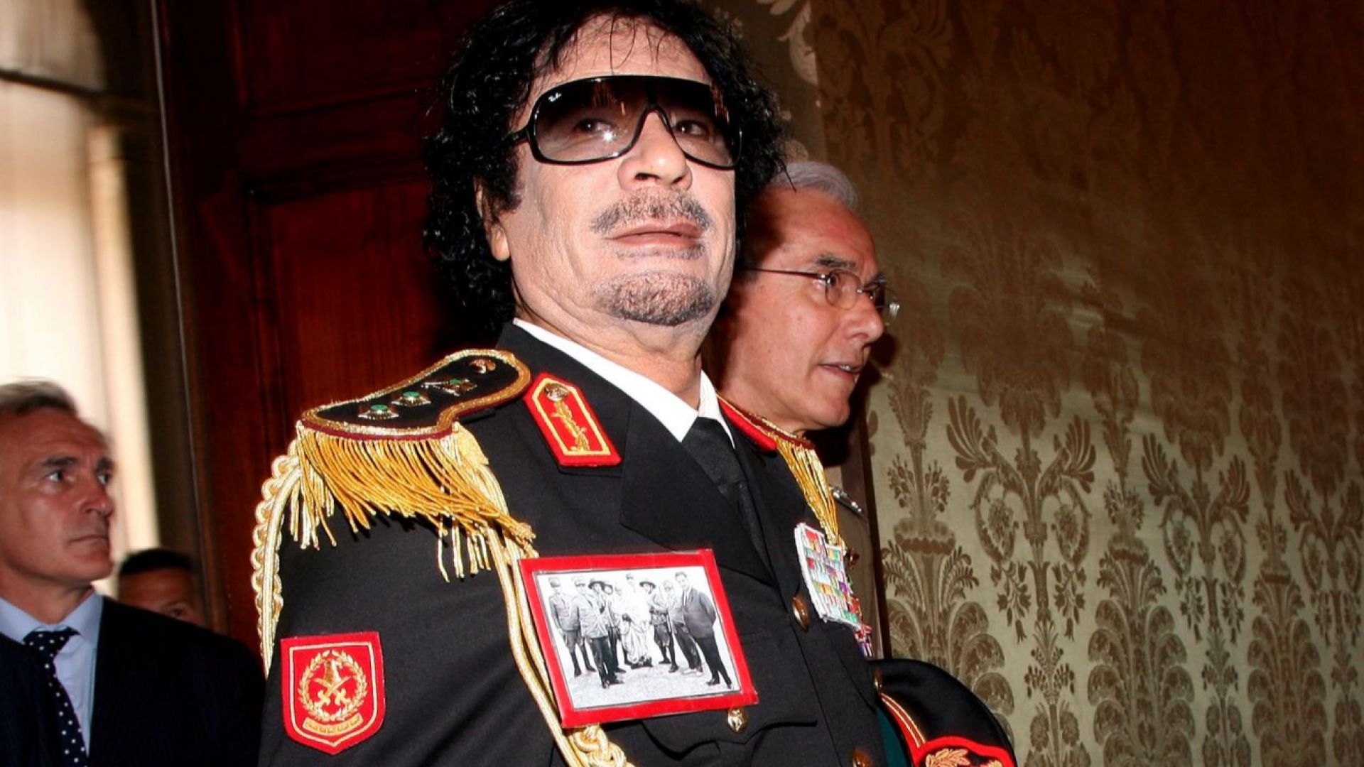 "Бясното куче" Кадафи умря безславно след 42 г. диктаторски режим (снимки, видео)