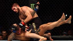 На остров, в резерват, на Луната... -  750 млн. причини UFC да не отлага своите битки