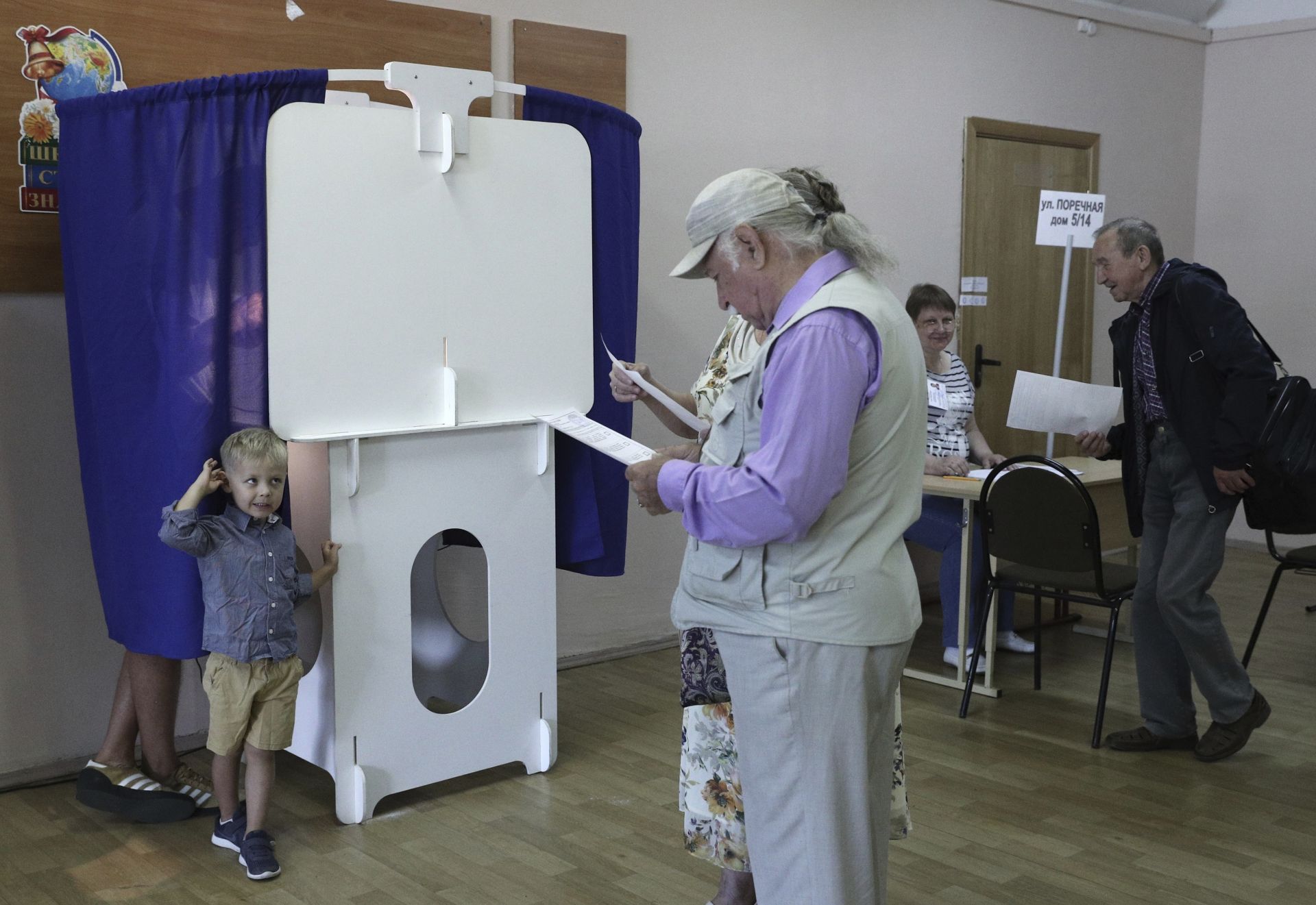 Изборните бюра в столицата ще затворят в 22 часа