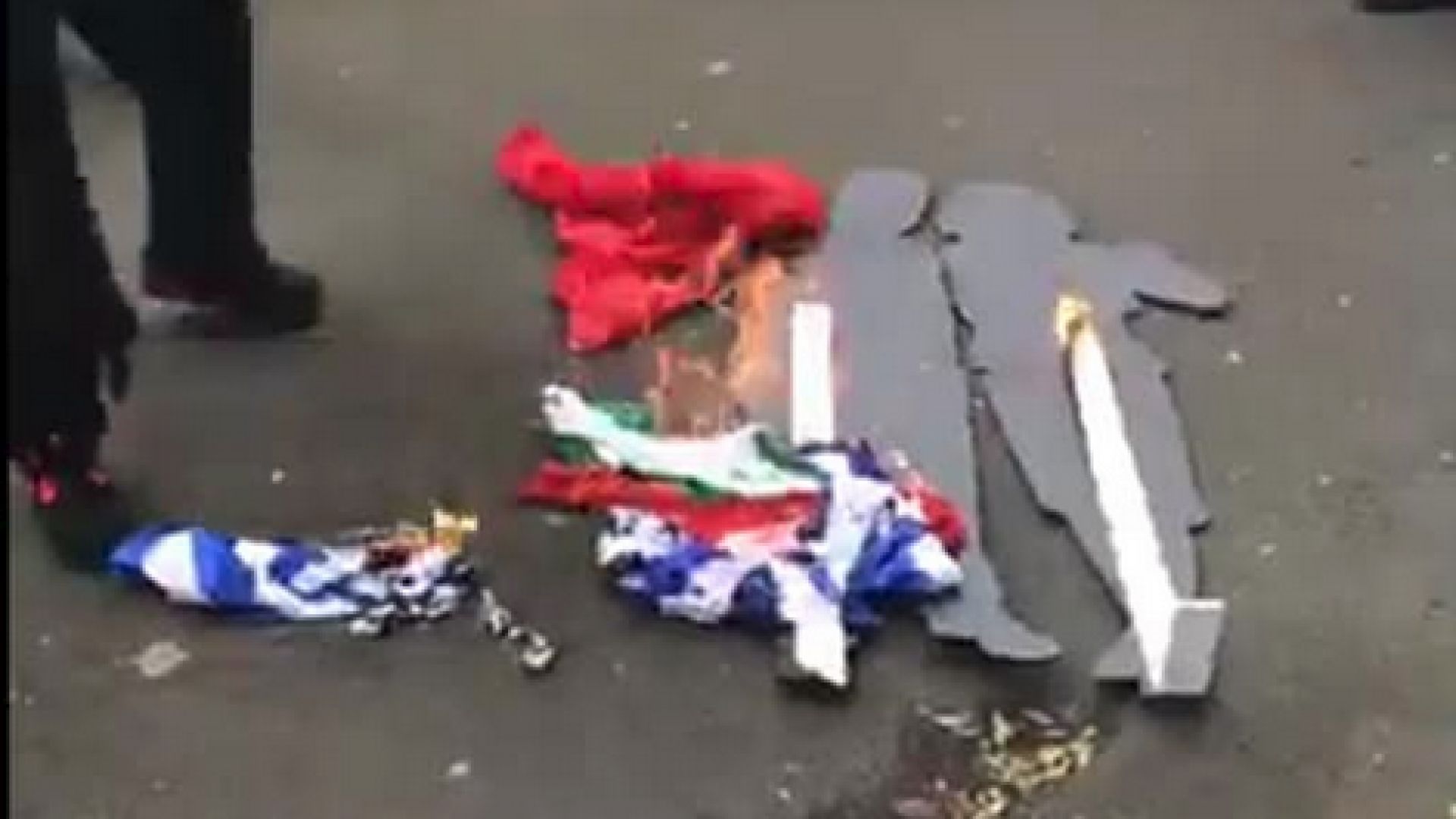 Група македонски изселници протестираха вчера пред консулството на Северна Македония