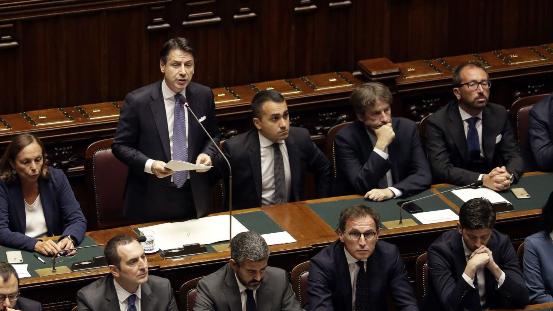 Италианският премиер Джузепе Конте призова парламента да подкрепи новото му