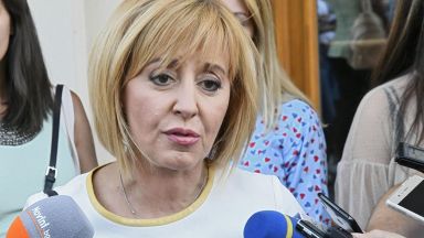 Манолова: По-честно е Фандъкова да излезе в отпуск