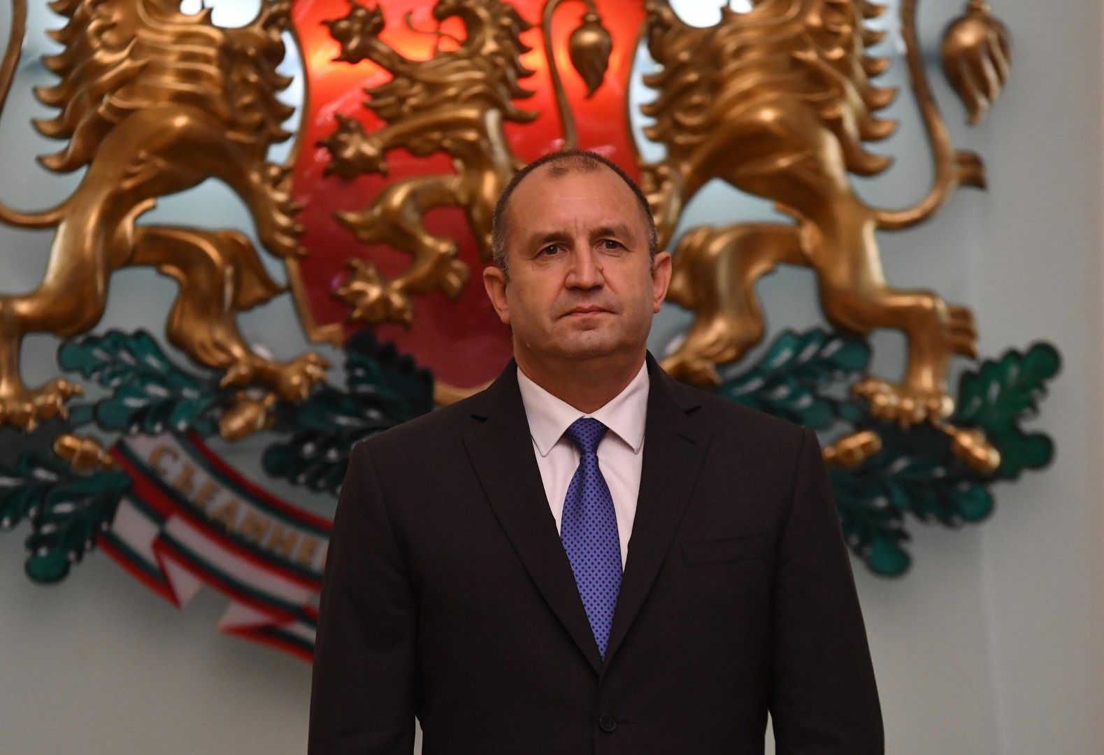 Румен Радев още не е свалил доверието си от своя секретар Пламен Узунов