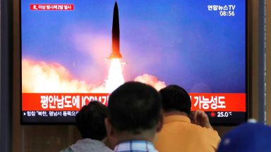 Севернокорейска балистична ракета се разпадна над морето на Япония 