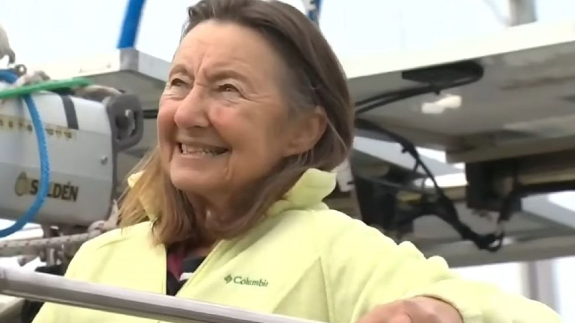 77 годишната британка Джийни Сократис стана най възрастният човек обиколил света по