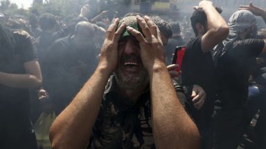 Смъртоносна блъсканица по време на Ашура в Ирак (видео и снимки)