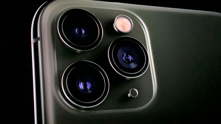 iPhone 12 Pro Max може да има най-стабилната камера