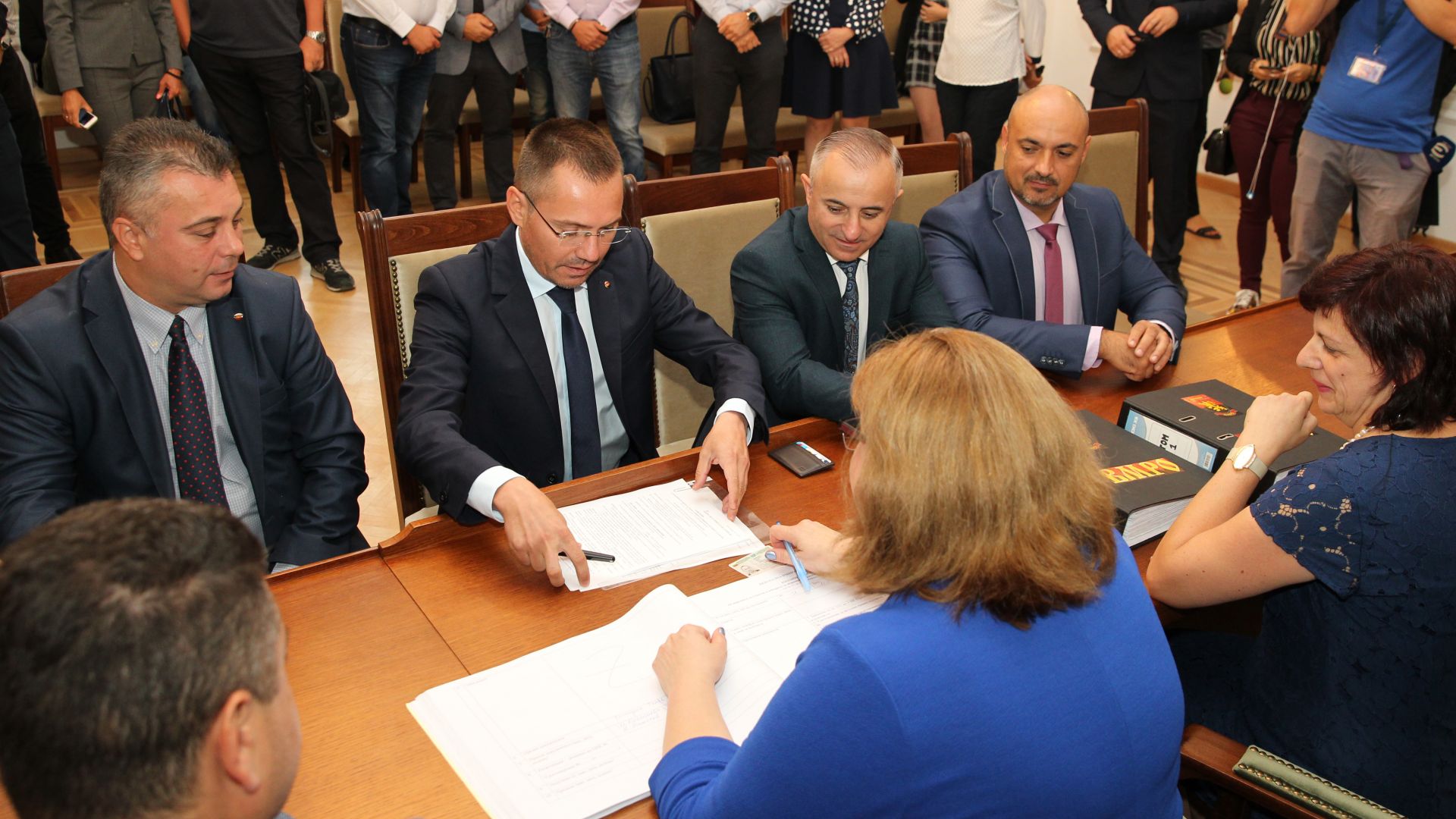 ВМРО се регистрира в ЦИК за предстоящите на 27 октомври