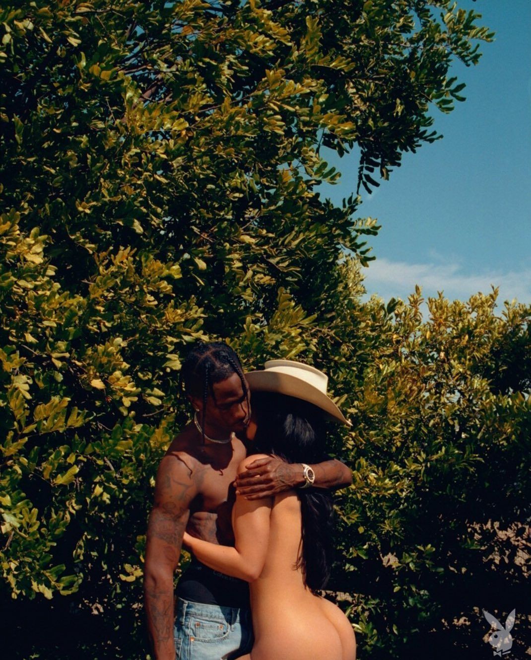 Снимката на Кайли Дженър и Травис Скот за "Playboy"